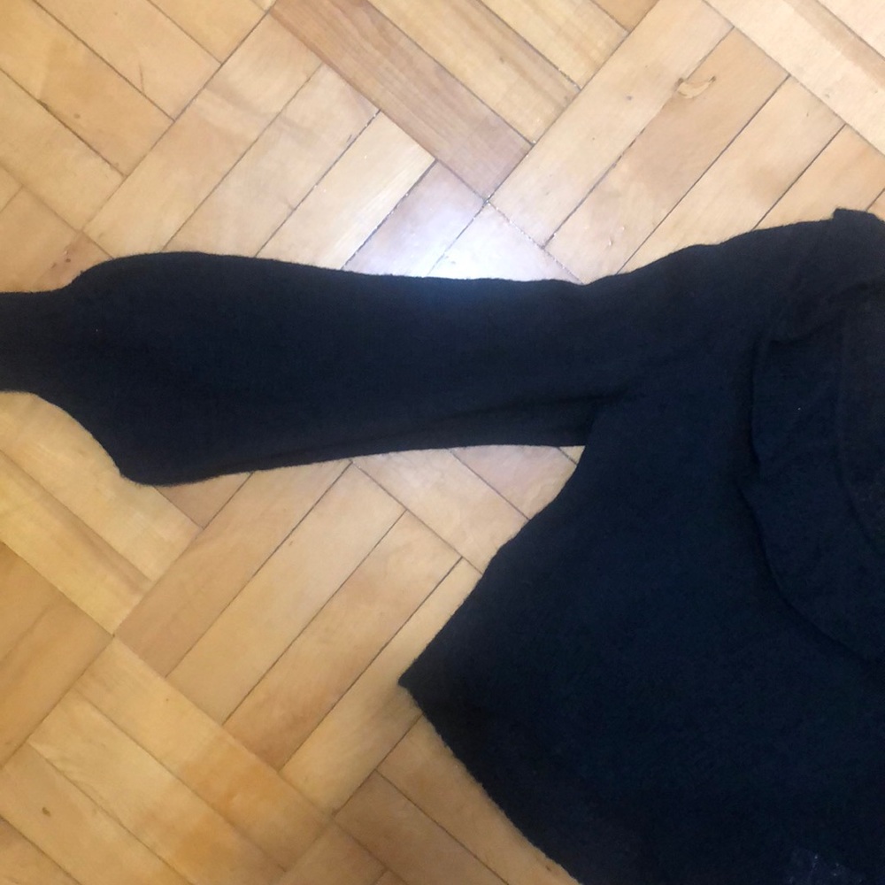 Cropped Sweater - Picture 3 of 3